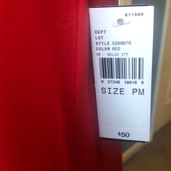 🌺NWT Petite Red cold shoulder dress w/ pockets🌺 - Picture 6 of 6